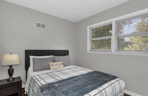 Schaumburg Casa | Prime Location, Cozy & Spacious home in Schaumburg