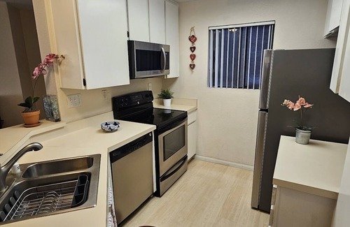 Mira Mesa Condominio | Ver ofertas especiales: ubicación perfecta para explorar los destinos soleados de San Diego.