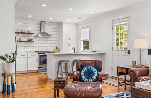 High Point Casa | Prime Location, Fast WiFi, & Modern Charm - Close to HPU & Area Downtowns!
