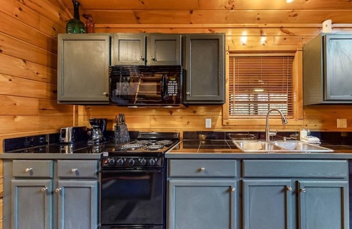 Gatlinburg - Pigeon Forge Cabina | ★ Prime Location ★ Fun Family Getaway ★