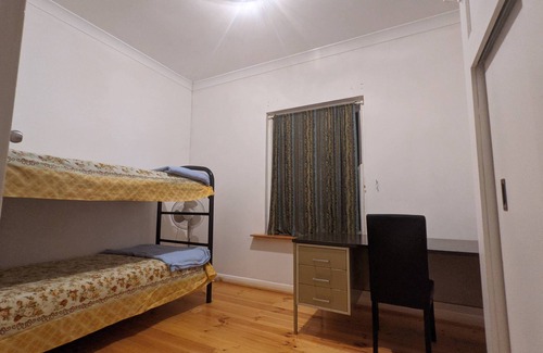 Lockleys Casa | Prime location Lockleys home with free parking