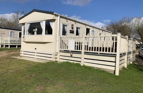 Tattershall Casa | Prime Location & Luxurious Hot Tub