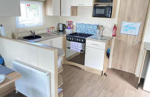 Tattershall Casa | Prime Location & Luxurious Hot Tub