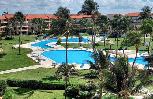 Puerto Aventuras Condominio | PRIME Location, Gorgeous Sweeping Views, PH right on the Beach, Villas del Mar 1