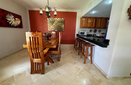 Puerto Aventuras Condominio | ¡Playa privada de arena blanca con una ubicación privilegiada junto a Dolphin Lagoon!