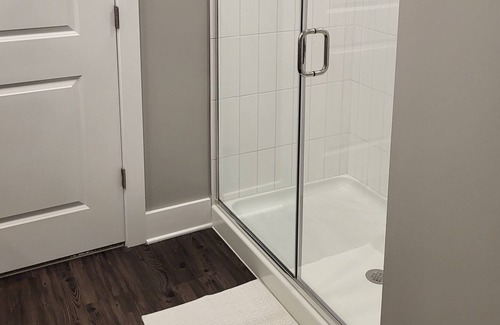 Northeast Raleigh Apartamento | Prime location near Downtown *Smart TV WIFI W/D*