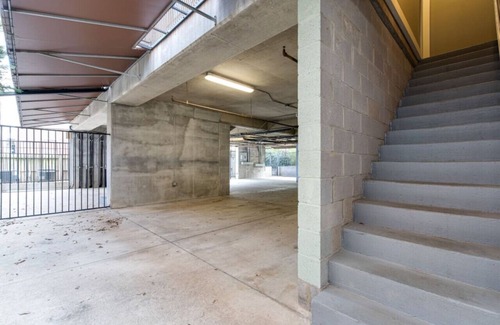 West End Condominio | Prime location near Vanderbilt, park, dining, modern comforts and free parking