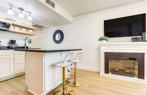 Myrtle Beach Condominio | Prime Location + Ocean View: Myrtle Beach Condo!