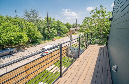 East MLK Apartamento | Prime Location, SXSW, Monthly Stays | Daisy
