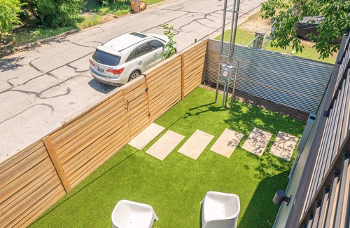 East MLK Apartamento | Prime Location, SXSW, Monthly Stays | Daisy