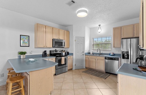 Santa Rosa Beach Casa | Prime location, steps from beach, shops & restaurants. Golf cart available!