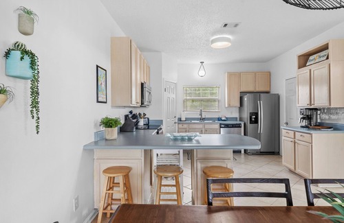 Santa Rosa Beach Casa | Prime location, steps from beach, shops & restaurants. Golf cart available!