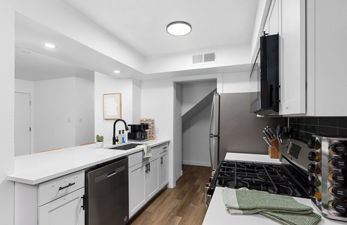 South Lamar Casa | Prime Location Zilker Park & SoCo Chic