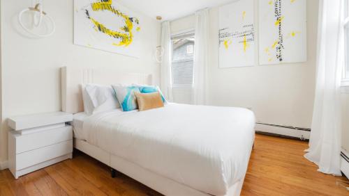 White Plains Casa | Prime Luxury NY with Free Parking and Mins to Downtown!