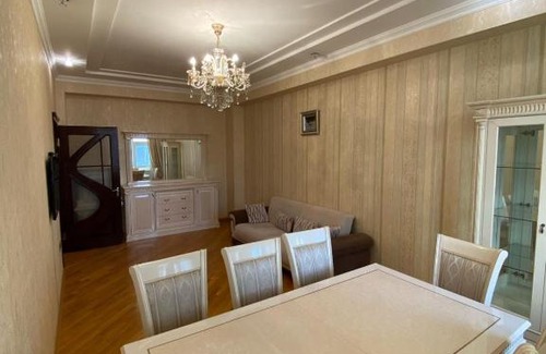 Khatai Apartamento | Prime Metro Location Retreat