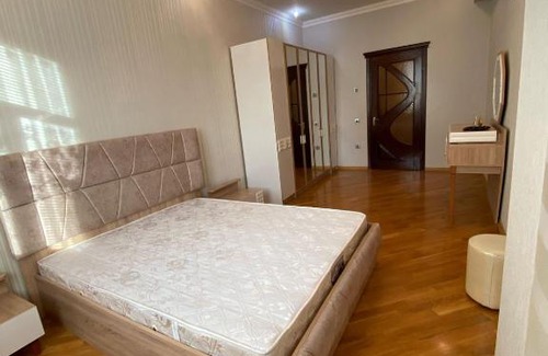 Khatai Apartamento | Prime Metro Location Retreat