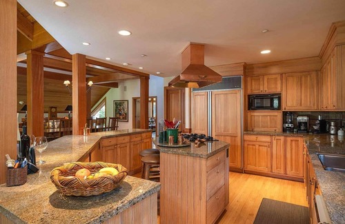 Olympic Valley Casa | LUX SQUAW ESTATE / PRIME UBICACIÓN: 4+ ENSUITES / SLEEPS 16 / HOT TUB / GOLF & MTN VIEWS