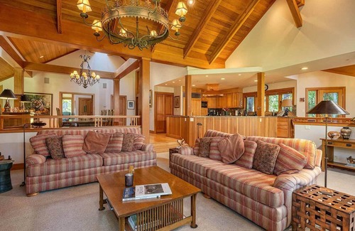 Olympic Valley Casa | LUX SQUAW ESTATE / PRIME UBICACIÓN: 4+ ENSUITES / SLEEPS 16 / HOT TUB / GOLF & MTN VIEWS