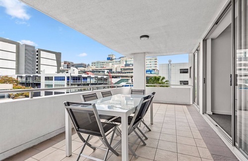 Bowen Hills Apartamento | Prime Position! 3bed/2bath/1car ~ 10mins to CBD