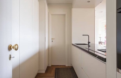 San Giovanni Apartamento | Prime Riverside Living in Florence – 5 Bedrooms, Scenic Views & Comfort