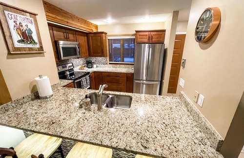 Bellaire Condominio | Prime Shanty Creek locations with access to Pools, Hot tubs, and a private beach