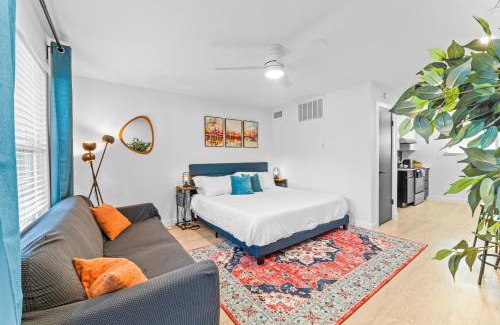 Travis Heights Apartamento | Prime SoCo boutique studios with laundry WiFi 7 Min to DT