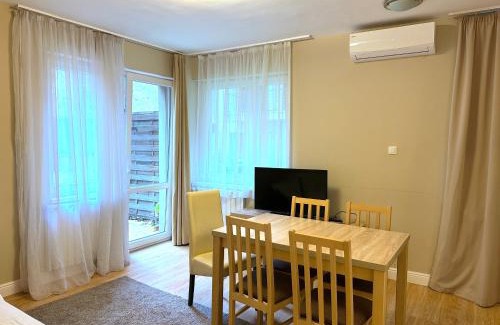 Corvin negyed Apartamento | Prime Stay - Modern 3-Bedroom Family Apartment with Terrace