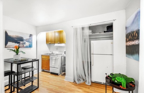 Washington Square West Apartamento | Prime Studio Near Attractions
