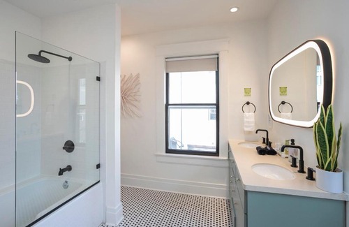 Historic Waverly Casa | Prime Walkable Location Spacious Home w Hot Tub