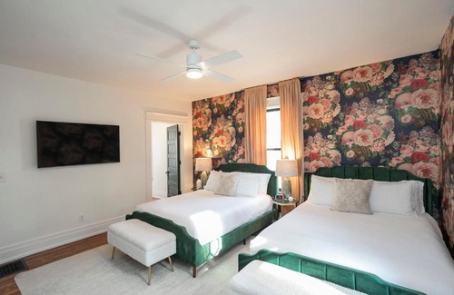 Historic Waverly Casa | Prime Walkable Location Spacious Home w Hot Tub