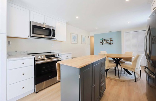 Yarmouth Port Casa | Prime Weeks Still Available, Renovated, Beaches!