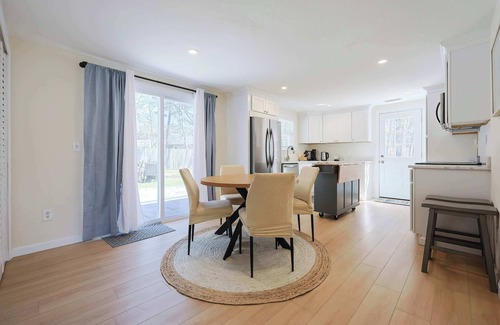 Yarmouth Port Casa | Prime Weeks Still Available, Renovated, Beaches!