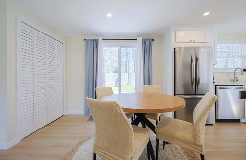 Yarmouth Port Casa | Prime Weeks Still Available, Renovated, Beaches!