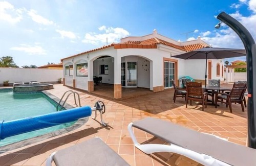Caleta de Fuste Villa | Primera Luxury House
