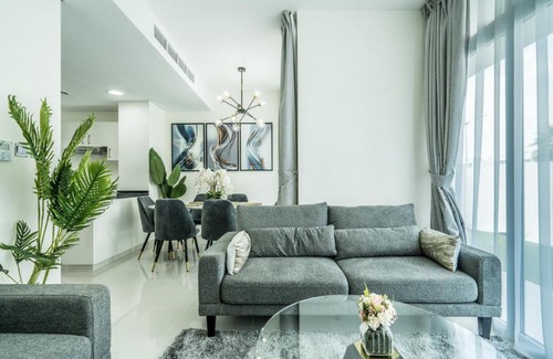 Dubai Villa | Primestay - Albizia Three Bedroom Villa in Damac Hills 2