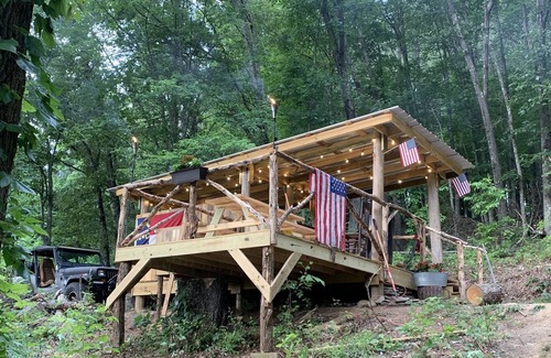 Clyde Cabina | Primitive Cabin and Hot Tub Pavilion