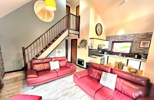 Llanybri Casa | Primrose 18 Hot Tub-Tenby-Carmarthen-St Clears
