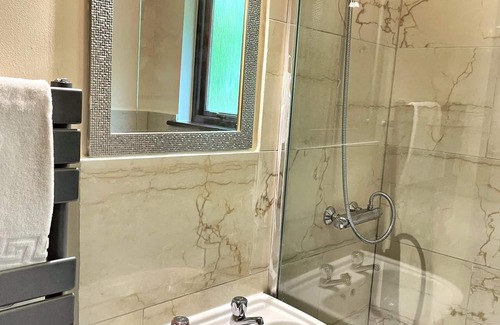 Llanybri Casa | Primrose 20-Woodland Lodges-Carmarthen-Pembroke