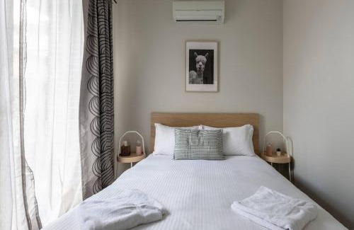 Brunswick East Casa | Primrose - Chic Mid-Century Style in Brunswick