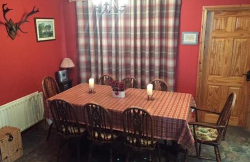 Bushmills Casa | Primrose Cottage, Bushmills - Cosy Self Catering Property