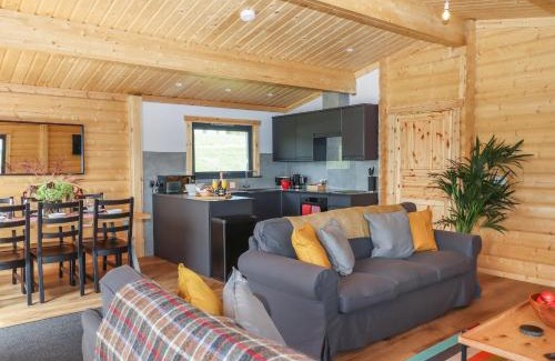 Sticklepath Casa | Primrose Lodge