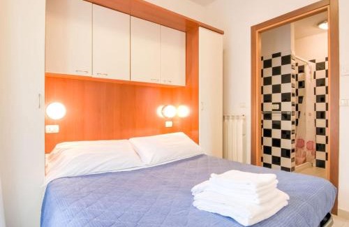 Torre Pedrera Apartamento | Princely Apartment in Torre Pedrera with Swimming Pool