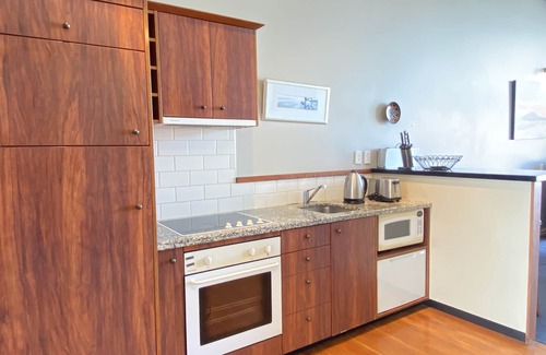 Auckland Central Business District Apartamento | Princes Wharf: Waterfront Sea & Harbour Views Hotel Apartment