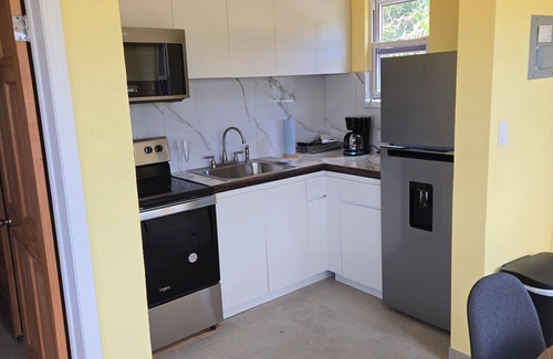 Estate Kings Quarter Apartamento | Prindsens Gade Charming 1-bedroom apartment AC, WiFi in lovely Charlotte Amalie
