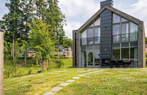 Maastricht Villa | Prinsenvilla Wellness Waterfront - 4 bedrooms / 4 bathrooms