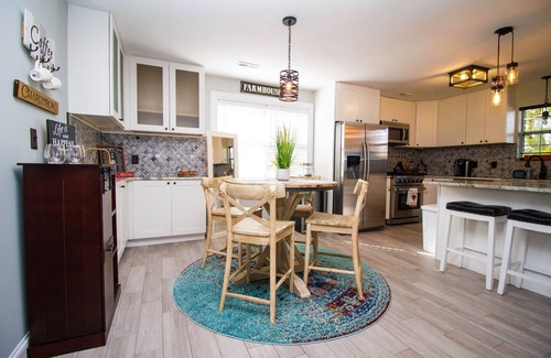 Westside Casa | Pristine 2BR in the heart of Charleston!