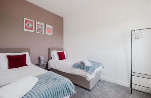 Upton Apartamento | Pristine and Modern Home away from Home
