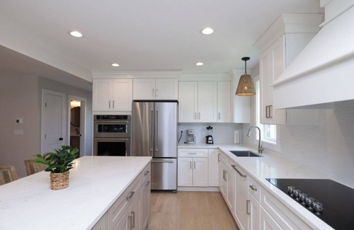 East Wareham Casa | Pristine Brand New Coastal Luxe