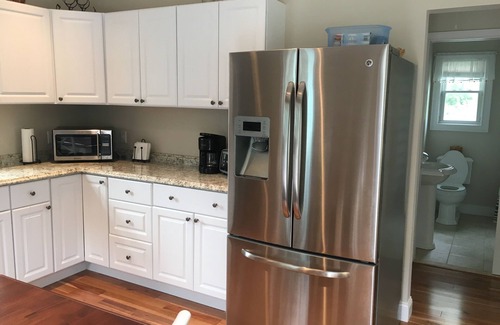 Snug Harbor Cabaña | Pristine cottage 1 mile from East Matunuck State Beach.