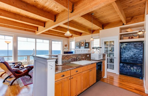 Lincoln City Casa | Prístina casa con impresionantes vistas, a pocos pasos de la playa y justo en la ciudad